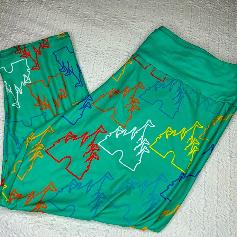 Disneyland Castle crop leggings. Authentic Disney apparel. Size XL